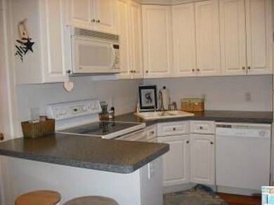 9 Bayview Ave, Bristol, RI 02809 - photo 5