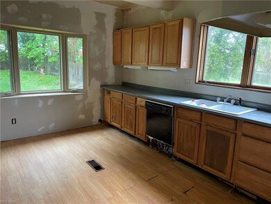 There's lots of natural light that shines througho