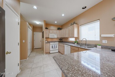 1750 W Union Hills Dr unit 8, Phoenix, AZ 85027 - photo 3