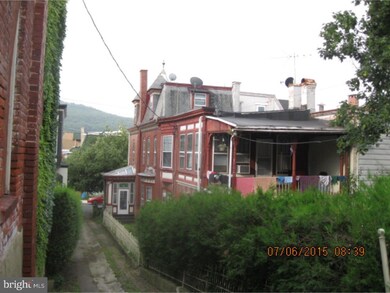 1341 Mineral Spring Rd, Reading, PA 19602 - photo 2