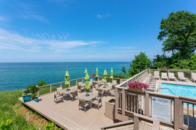 Association pool and deck