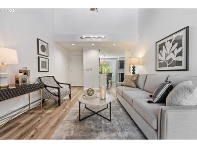 Living Room/Entrance