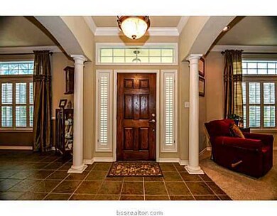Entry/Foyer. Foyer