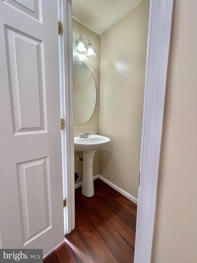 9738 Selfridge Rd, Middle River, MD 21220 - photo 7