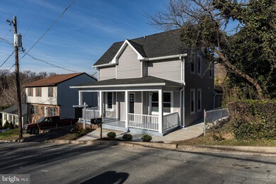 7 W E St, Brunswick, MD 21716 - photo 2