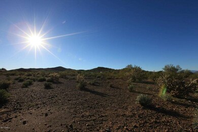 VIEWS OF OPEN DESERT