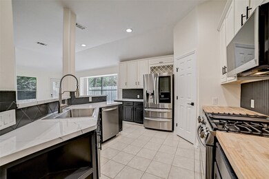 70 Camber Pine Place, Spring, TX 77382 - photo 5