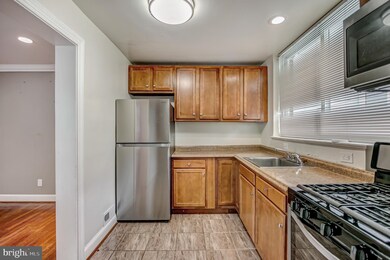 1202 Holton Ln, Takoma Park, MD 20912 - photo 5