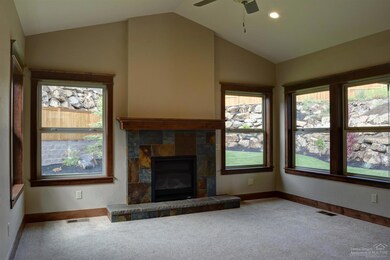 63127 Peale St, Bend, OR 97701 - photo 4