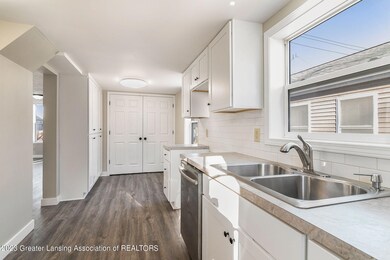 (7) 618 N. FRANCIS AVE. Kitchen