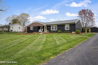 121fairview_louisvillerealestatemedia_00