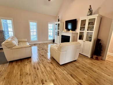 305 Honeysuckle Ln, Shelbyville, TN 37160 - photo 5