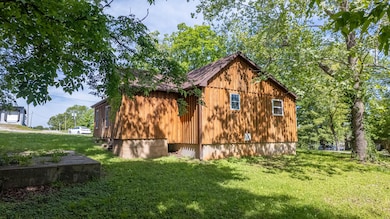 Home in town for sale thayer3