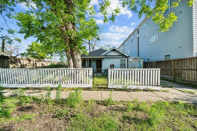 735 W 27th St, Houston, TX 77008 - photo 3
