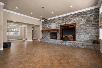 4811 W Vine Ave Visalia CA-print-006-009