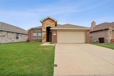 4301 Sapphire Ln, Granbury, TX 76049 - photo 3