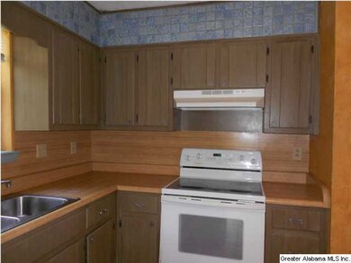 Plenty of storage & all appliances remain