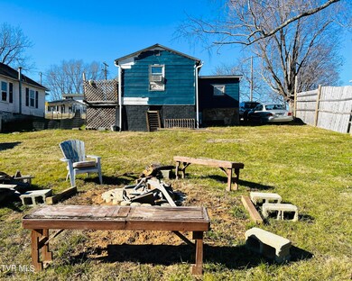1708 E Millard St, Johnson City, TN 37601 - photo 5