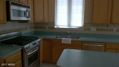 4305 Harbour Town Dr, Beltsville, MD 20705 - photo 4