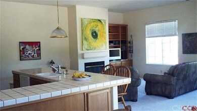 Kitchen overlooks Family Room, Perfect for enterta