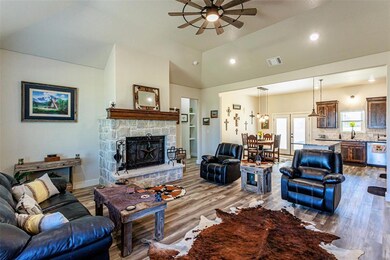 1155 Meadow Bend Cir, Stephenville, TX 76401 - photo 7