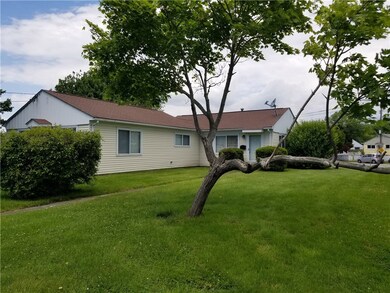 2 Ludlow Rd, Middletown, RI 02842 - photo 2