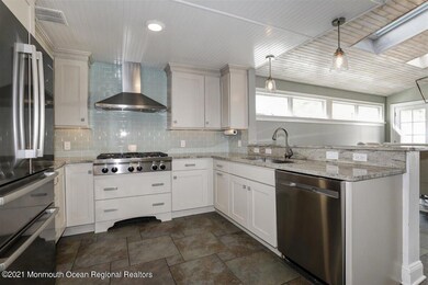 Kitchen w/Stainless Steel Appliances