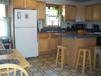 330 Springfield St, Chicopee, MA 01013 - photo 7