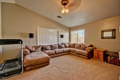 Esplanade beautiful large loft