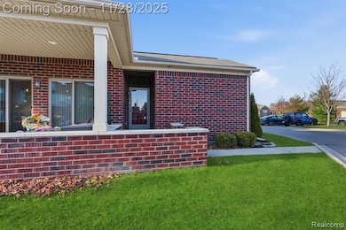 49087 Shannon Ct, Macomb, MI 48042 - photo 4
