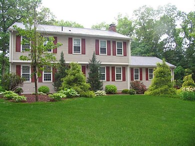 10 Lantern Ln, Cumberland, RI 02864 - photo 2