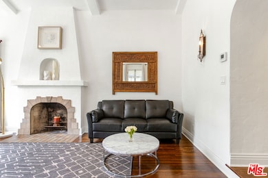 458 N Alfred St, Los Angeles, CA 90048 - photo 4