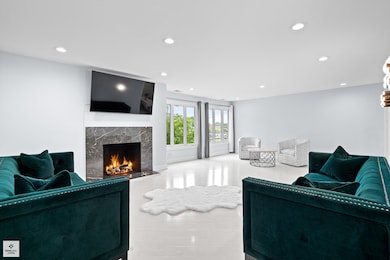 Cambridge on the Lake unit 632, Buffalo Grove, IL 60089 - photo 3