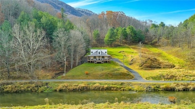 2507 Parker Eller Rd, Lansing, NC 28643 - photo 2