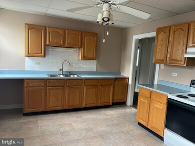 34 W Broad St, Reading, PA 19607 - photo 6