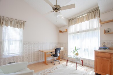 20 Hunters Pointe, North Middletown, NJ 07748 - photo 5