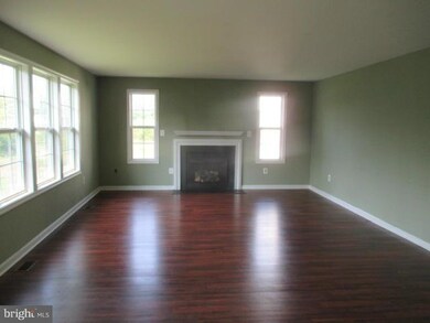 9 Quiet Sunset Ct, Essex, MD 21221 - photo 5