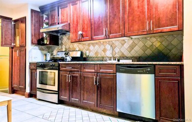 42-47 Union St unit 2A, Flushing, NY 11355 - photo 3