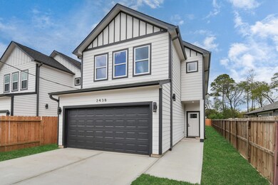 2438 Lucky St, Houston, TX 77088 - photo 2