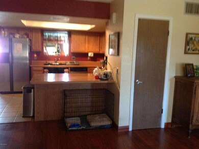 Kitchen - Breakfast Bar