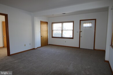 482 E Main St, Middletown, PA 17057 - photo 4