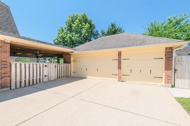 1806 Stonecreek Cir, Friendswood, TX 77546 - photo 2