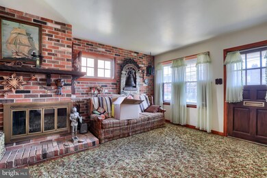 243 Locust St, New Holland, PA 17557 - photo 5