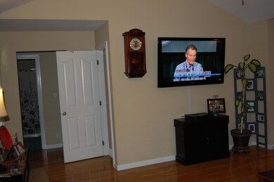 605 Forest Ridge Dr, Mount Washington, KY 40047 - photo 4