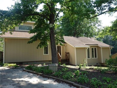 2311 Burnette Dr, Greensboro, NC 27406 - photo 3