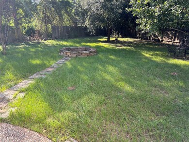 7039 Oak Bough Dr, Houston, TX 77088 - photo 7