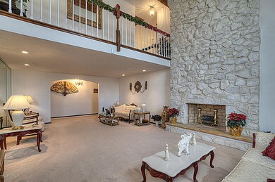 410 East Barefoot Road-large-005-Formal