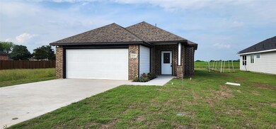 630 S Garrett Ave, Ennis, TX 75119 - photo 2