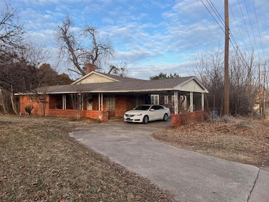 1427 S 16th St, Chickasha, OK 73018 - photo 3