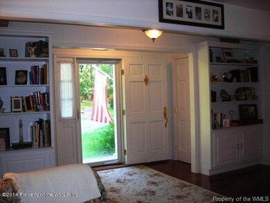 Foyer with built-ins